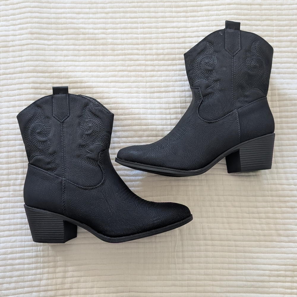 Black Western/Cowgirl Cowboy Ankle Boots